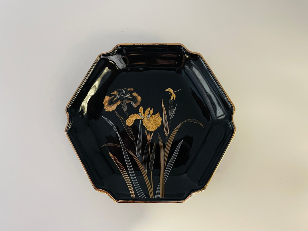 Black and Gold YAMAJI Iris Plate. 1980s Etsy