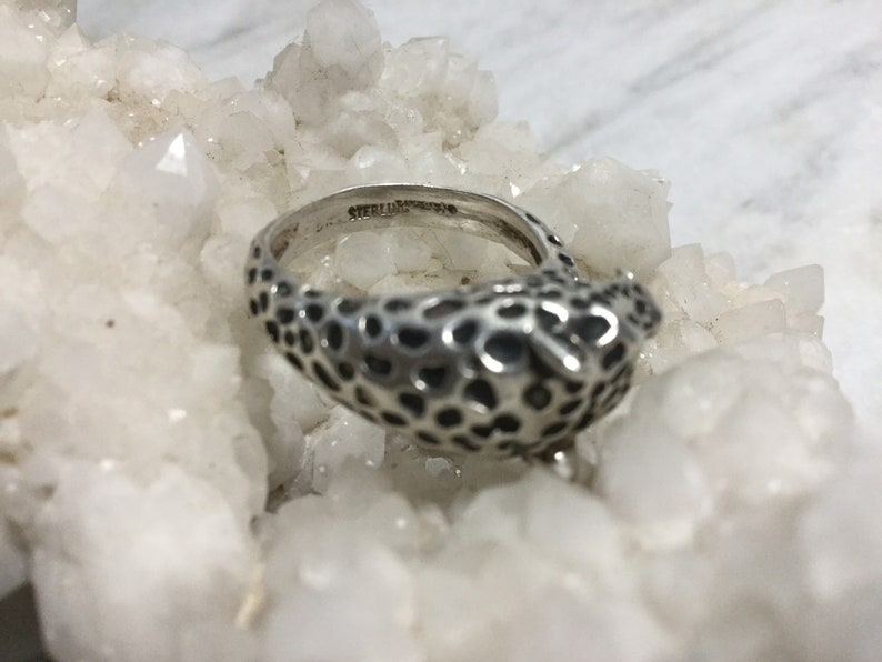 cat Marked on the interior Vintage sterling silver ring of a leopard biting its own tail Size 6.5 Statement ring