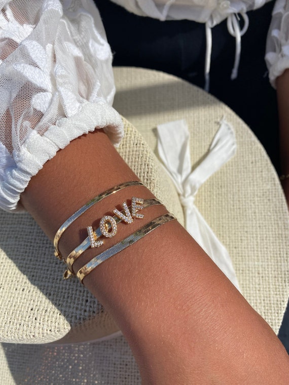 Regalo di San Valentino / Regalo per lei / Bracciale con charm in zirconia  personalizzabile / Bracciale a spina di pesce in oro / Bracciale con  iniziale -  Italia