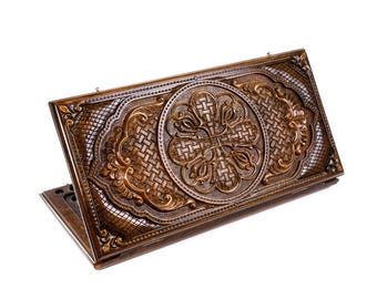 Bajorrelieve ornamental de backgammon clásico