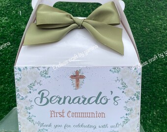 Baptism  cross and flowers  favor box or gable box, any theme can be done.