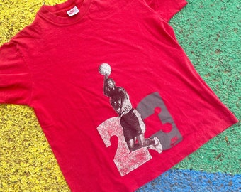 Camiseta vintage Nike Air Jordan #23 Dunking de los 90, edición limitada con doble estampado, talla juvenil grande o adulta XS.