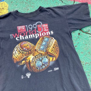 Vintage 1993 Chicago Bulls NBA Champions 3 Peat Salem Basketball Rings Jordan Pippen 90s Graphic Shirt USA Size XL