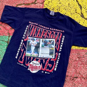 Vintage 1996 Minnesota Twins Kirby Puckett 90s MLB Baseball Upper Deck Baseball Cards Camisa gráfica EUA tamanho M/L