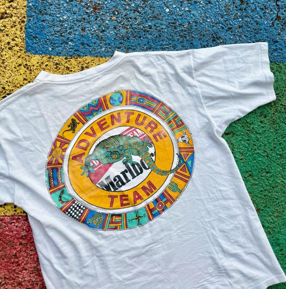 Vintage 90s Marlboro Adventure Team Gecko Lizard Maps Cigarette Tobacco  Promo Pocket Graphic Shirt USA Size XL