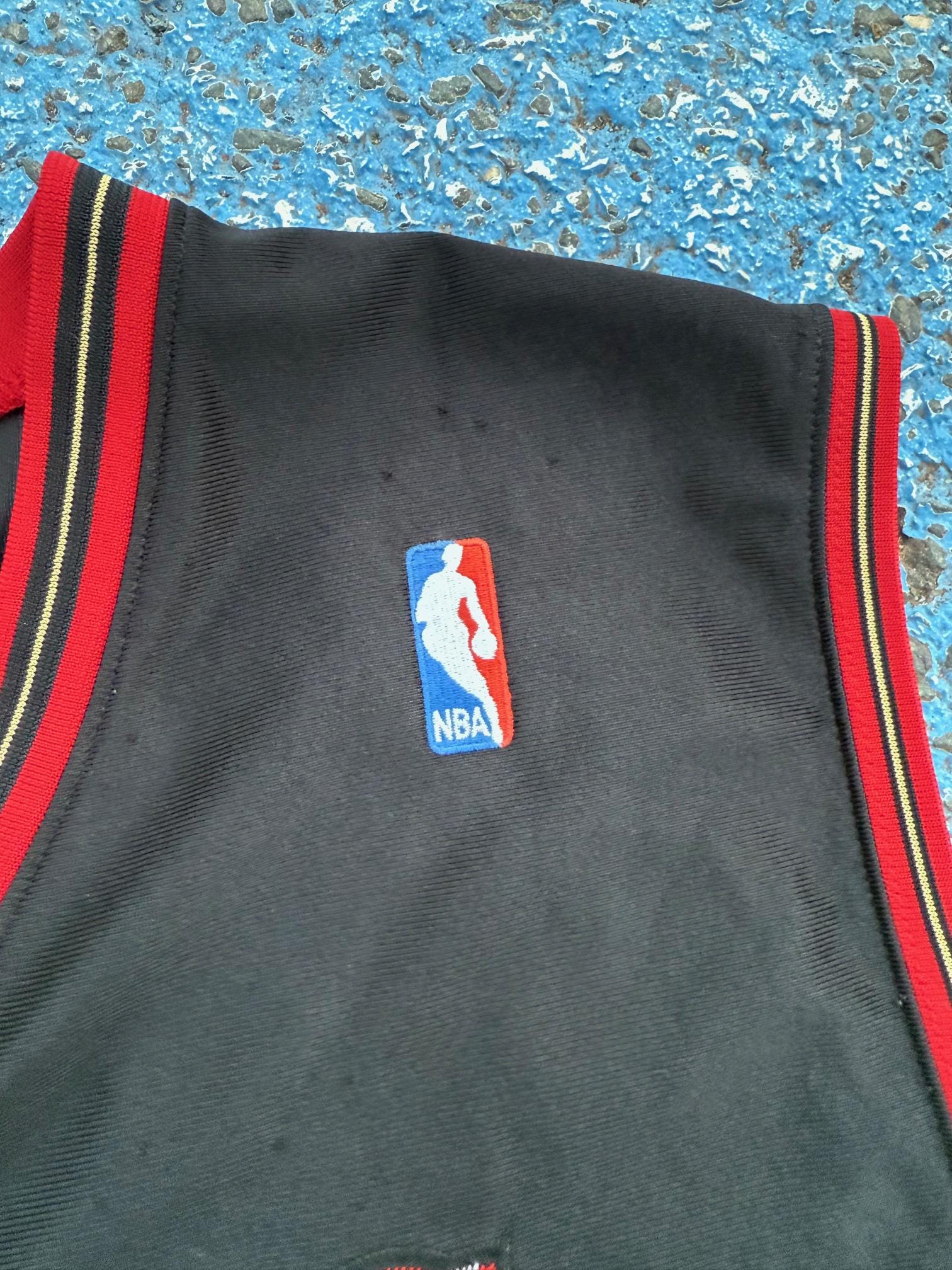 Vintage 90s Allen Iverson Philadelphia 76ers NBA Basketball