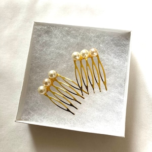 Two Cream Swarovski Pearl Gold Hair Comb Wedding Comb, Brides Hair Accessory, Bridesmaid Comb, Pearl Comb, Gold Comb