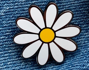 White Daisy Hard enamel pin badge, a great gift for flower fairies!