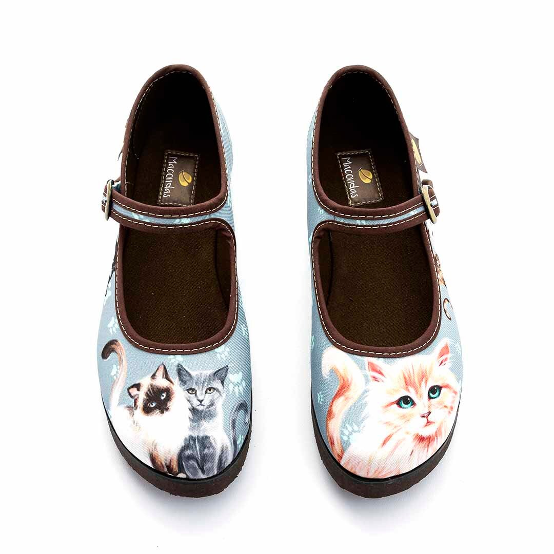 Whimsical Cat Lover Women's Casual Sneakers main image 1