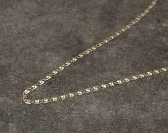ネックレス・ペンダント Golden Chain Necklace 3 VINTAGE - Golden Three Chain Necklace With V Pendant and