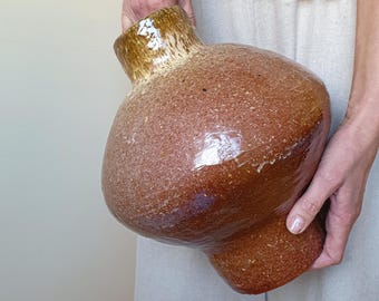 Vaso rústico de cerâmica artesanal: peça central grande em cerâmica marrom
