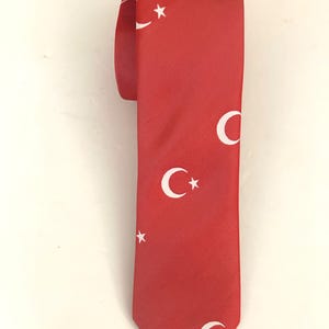 Turkish Flag Necktie: Men&#39;s Patriotic Tie, Red Crescent Moon Star