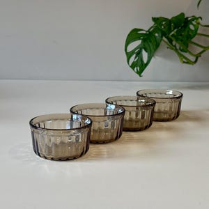 Fyra Arcoroc rökglasramekiner från 1980-talet - Vintage bakformsset