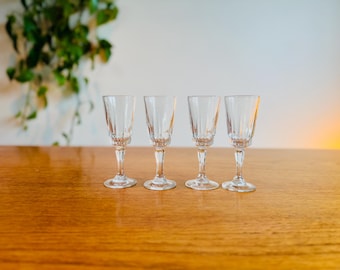 Juego de cuatro copas de jerez Luminarc Arcoroc Lancer de la década de 1980, cristalería francesa vintage