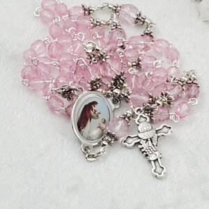 Girl&#39;s First Communion Rosary Beads Pink Shimmer Czech Fire Polished Crystals Color 1st Communion Center Oak Leaf Grapes 1st Communion Cross