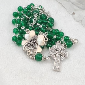 Shamrock Madonna & Child Center Green Jade Beads Double Sided Celtic Cross Pinned 20.75&quot;