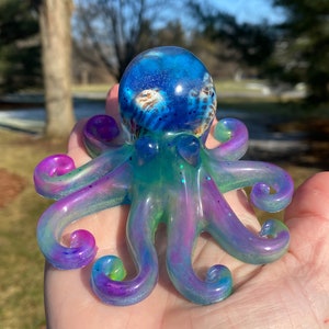 Octopus Ocean Inspired Seashells in Resin Purple Blue Green Coastal Decor Sea Art Resin Sea Creature Figurine for Home Decor Gift Octopus