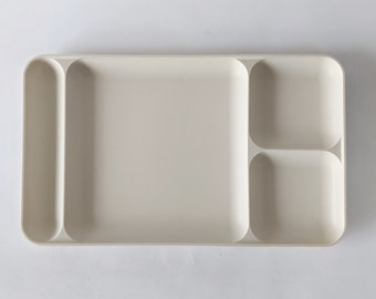 White kitchen tray Cake plates from the 1970s Plastic coaster Tray Artdeier Design White kitchen tray Cake plates from the 1970s Plastic coaster Tray Artdeier Design