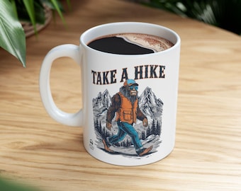 Keramische Bigfoot-koffiemok 'Take A Hike' – campingcadeau