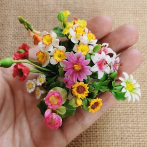 11 Miniatur Puppenhaus Blumenstrauß, Miniatur bunte Blumenstrauß Blume, Puppenhaus Blumenschmuck, handgemachte Ton Blumensträuße