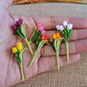 Miniatur Puppenhaus Tulpe Blumenstrauß, Miniatur bunte Blume, Puppenhaus Blumenschmuck, handgefertigte Ton Blumensträuße