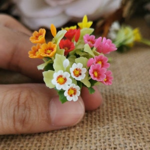Miniatur Puppenhaus Gazenia Blumenstrauß, Miniatur bunte Blume, Puppenhaus Blumenschmuck, handgefertigte Ton Blumensträuße