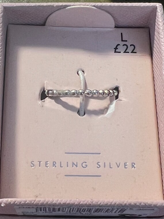 Pretty solid silver boxed ring - image 2