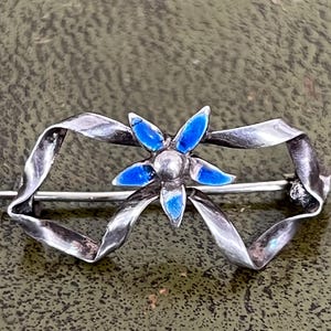 stunning art nouveau Charles Horner silver and enamel small brooch