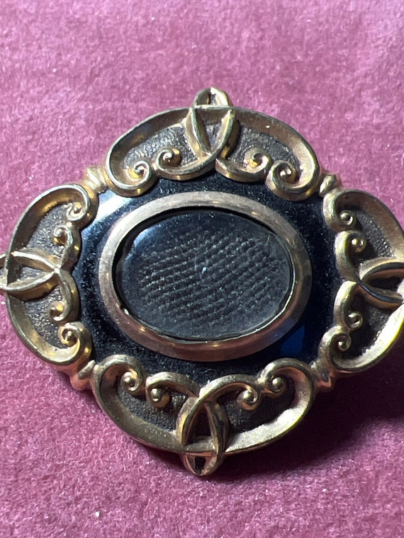 Victorian enamel and pinchbeck mourning brooch - image 1