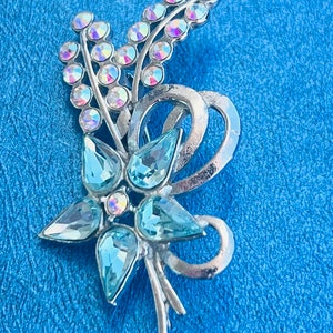 Metall und Glas Brosche