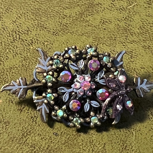 Pretty meral and glass brooch