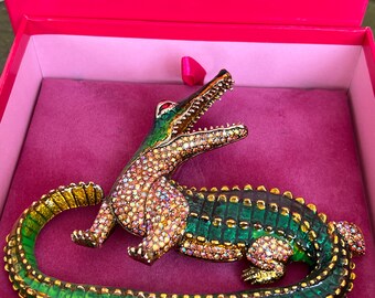 stunning huge boxed crystal alligator butler and Wilson brooch boxed