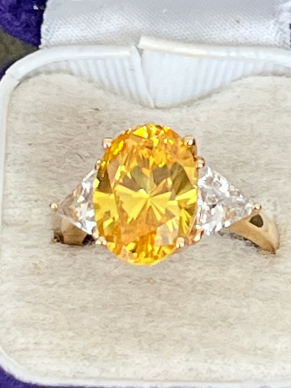 Superb size o yellow beryl and diamanique ring - image 1