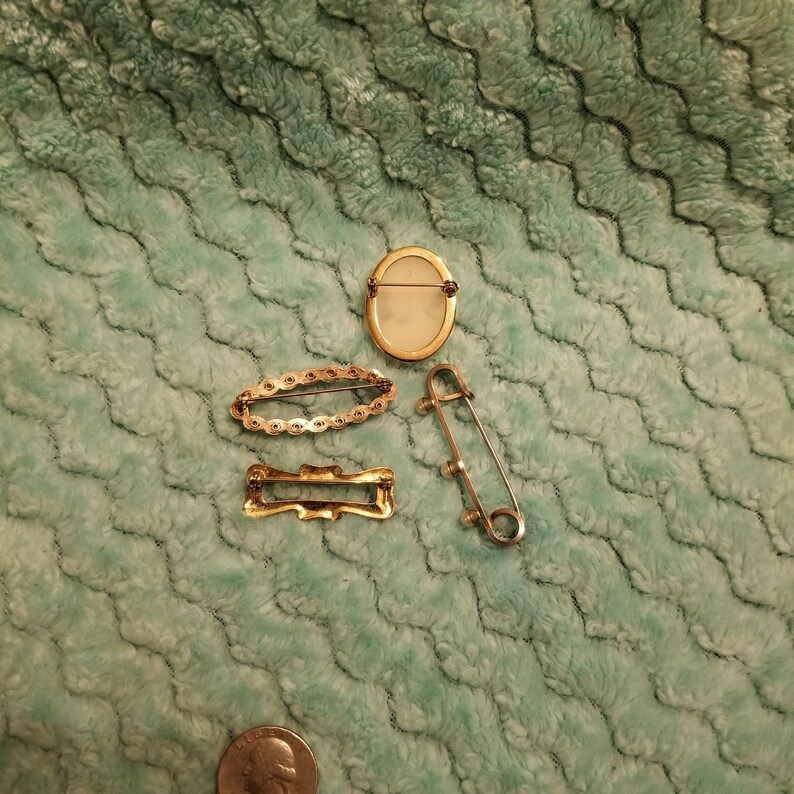 Vintage and vintage style brooch lot