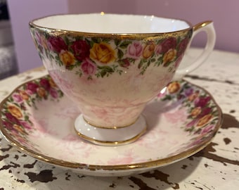 Royal Albert Old Country Roses Teacup and Saucer, Peach Damask Bone China