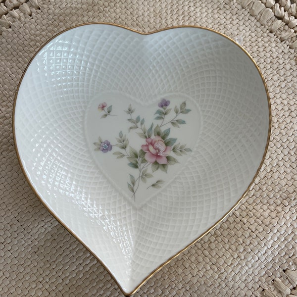 Mikasa Bone China Remembrance heart trinket candy dish floral roses shabby chic Mothers Day