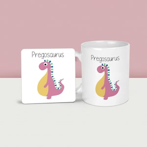 Taza de regalo para embarazadas con un dinosaurio pregosaurus divertido.