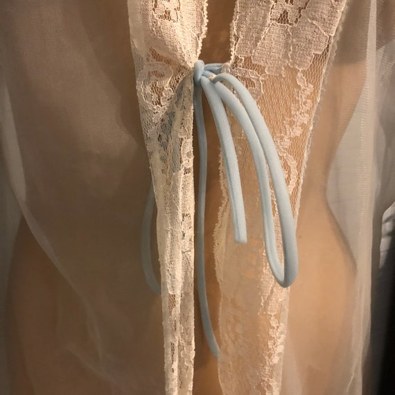 Vintage Circle III New York Peignoir, Small, Pale… - image 6