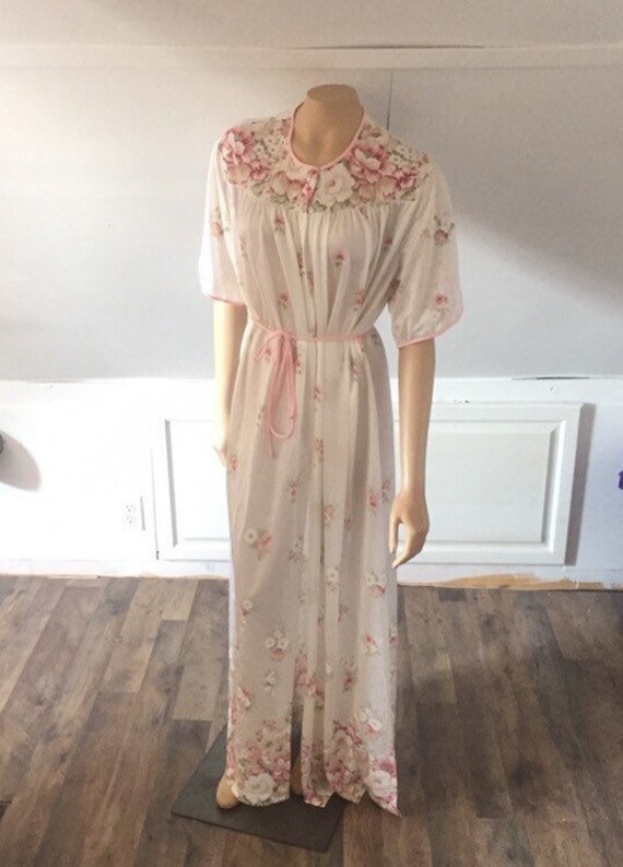 Vintage Pinehurst Lingerie Housecoat, Large Vintag