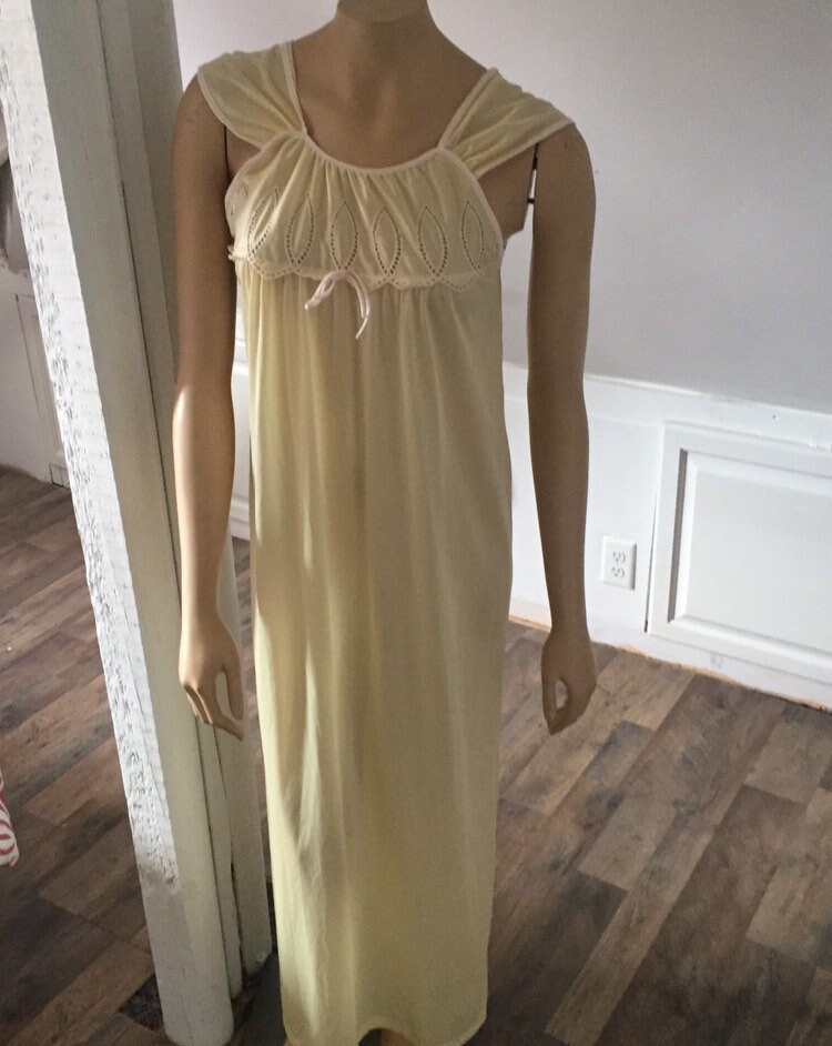 Movie Star Nightgown Small Vintage Yellow Summer Nightgown Etsy