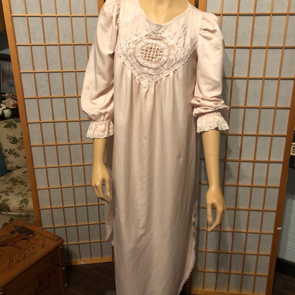 Vintage Willow Creek Nightgown, AS IS, USA, 1980s Pink Nightgown, 3/4 Sleeves, Mid-Calf Hem, Modest, Classic, Sustainable Women's Sleepwear