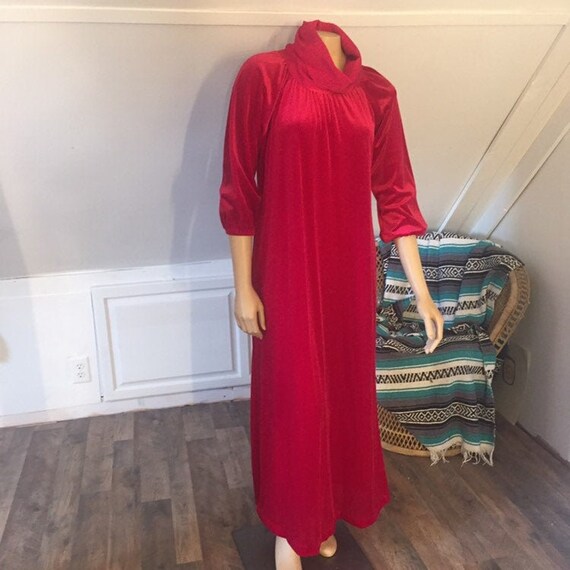 Vintage Classics of California Nightgown, Small Co