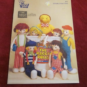 Dibujos animados vintage de King Cole THE RAGGY DOLLS Yorkshire Television Patrones de muñecas tejidas Raro y triste Sack y amigos