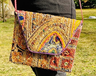 Vintage Banjara Clutch: Bestickte Boho Handtasche