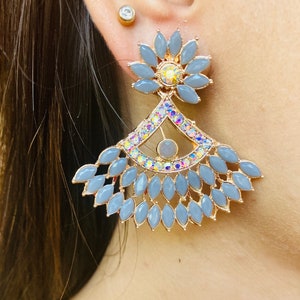 Beautiful Bollywood style Indian earrings, boho earrings, ethnic earrings, ethnic jewellery, stylish Indian eye catching earrings