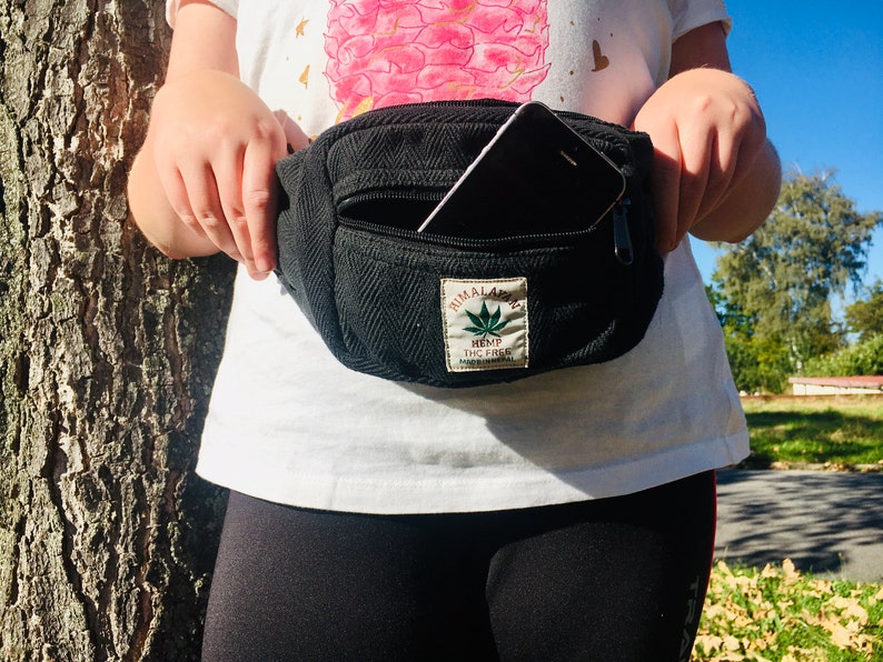 large hemp Fanny Pack , vegan Waist Bag, Hip pack, black Bumbag, cross-body bag, vegan money bag, hemp belt bag, Himalayan hemp, zdjęcie 8