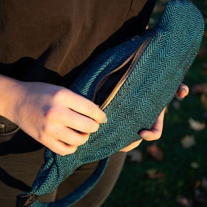 große Hanf Bauchtasche, vegane Bauchtasche, bunte Hüfttasche, blaue Bauchtasche, vegane Geldtasche, Hanf Gürteltasche, Himalaya Hanf Bild 8