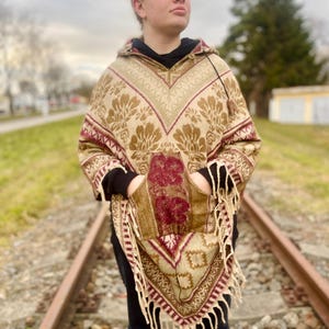 Cute Yak wool blend poncho, boho poncho, tribal design hooded poncho, kangaroo pocket, Himalayan hippie poncho, unisex poncho