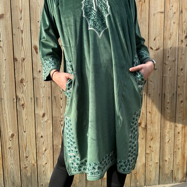 Authentic embroidered kashmir velvet pheran, elegant maxi kurti, modern ethnic tunic, ethnic top, comfortable large wear, pockets, green