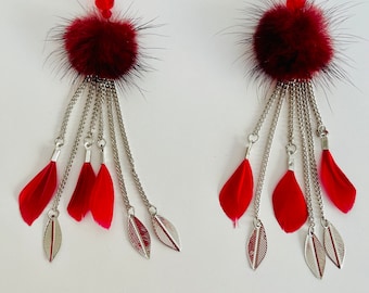 Handgefertigte Rote Feder Ohrringe: Boho Ethnic Schmuck